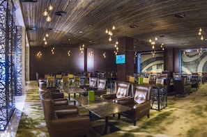 3 bars/lounges, poolside bar