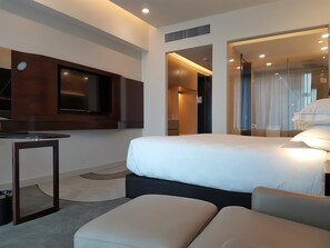 In-room safe, desk, blackout curtains, iron/ironing board - The Stanley Hotel & Suites (Port Moresby)
