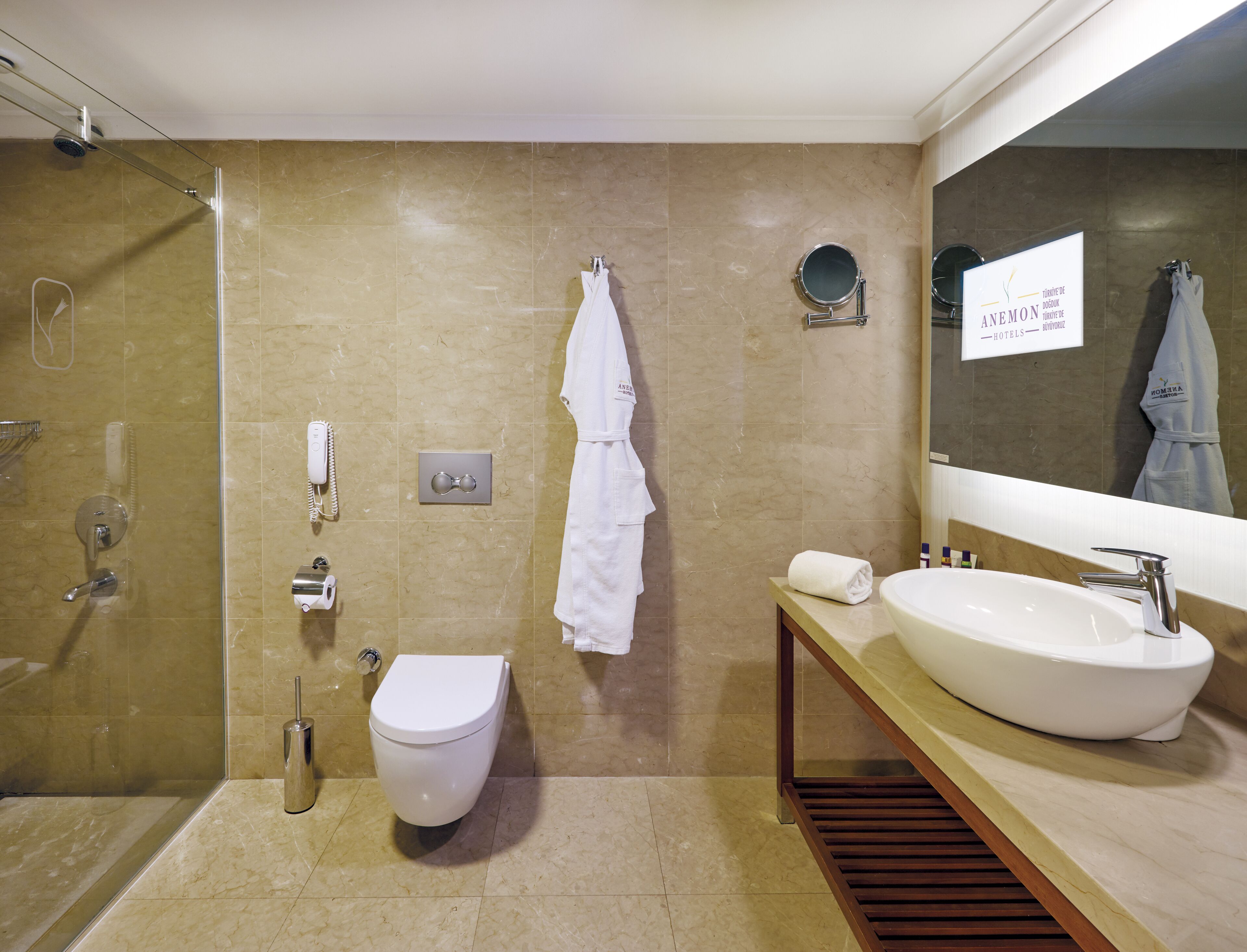 suite | bathroom | shower, free toiletries, hair dryer, slippers