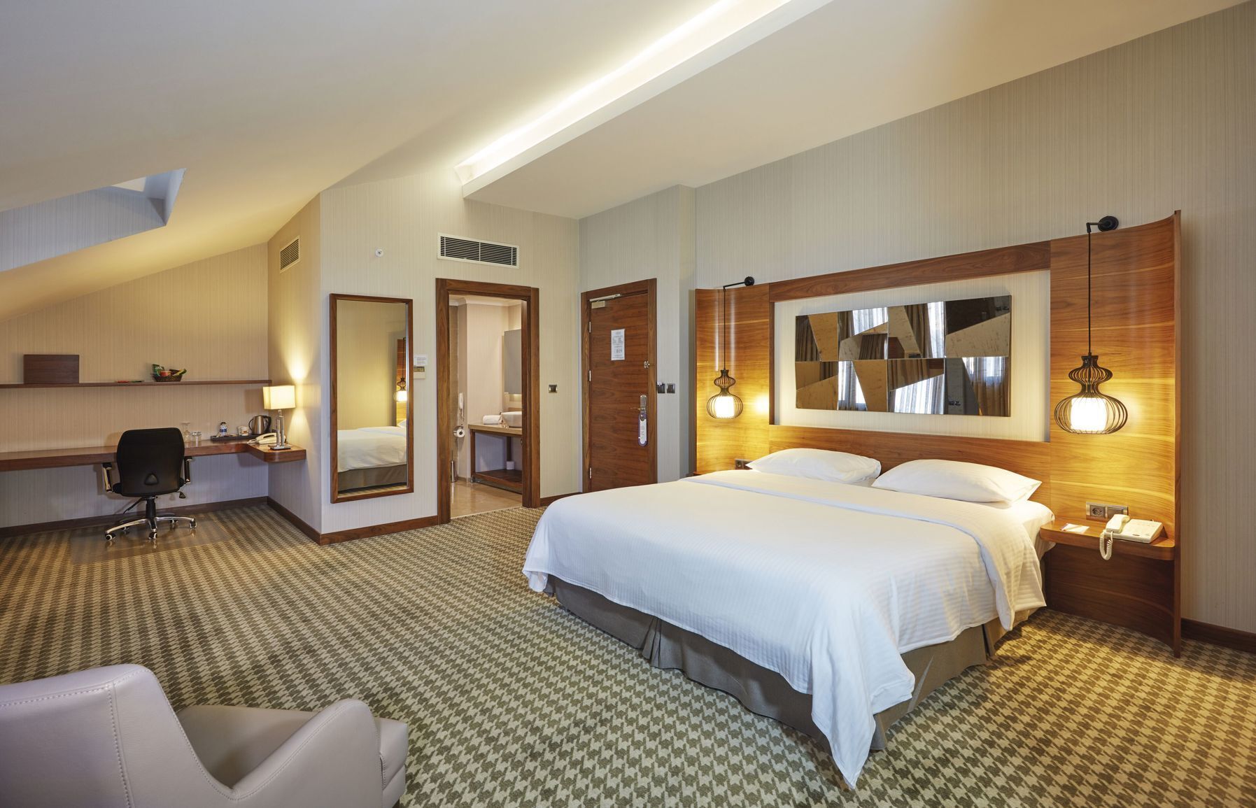 Minibar, in-room safe, desk, soundproofing