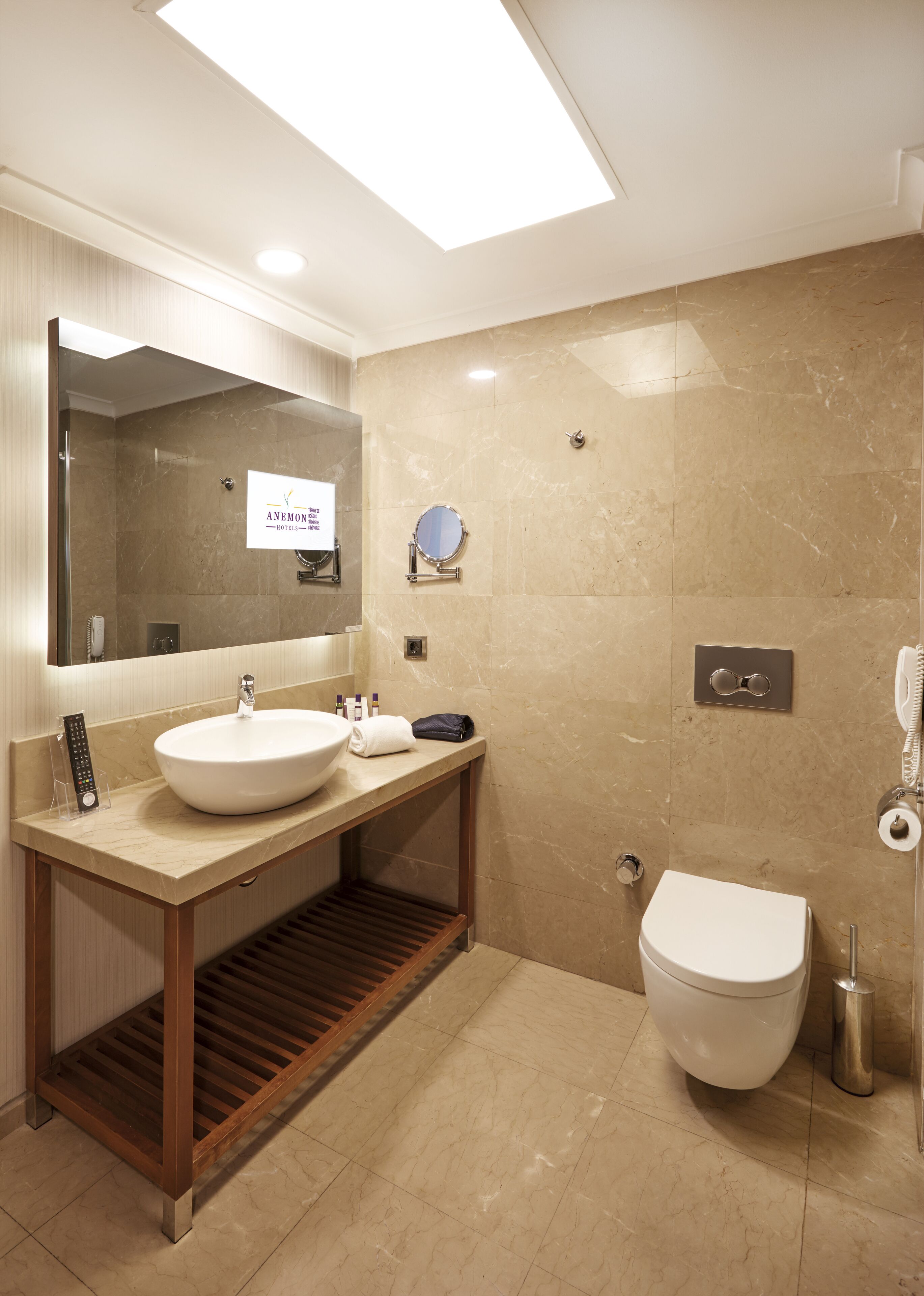 deluxe room | bathroom | shower, free toiletries, hair dryer, slippers