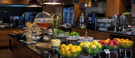 Breakfast, lunch, dinner served; international cuisine