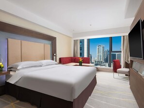 Executive kamer, uitzicht op stad (1 double bed) | 1 slaapkamer, luxe beddengoed, een kluis op de kamer, een bureau