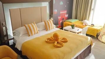 高级房 (Family, 1 double bed, 1sofa bed) | 1 多间卧室、高档床上用品、客房内保险箱、办公桌