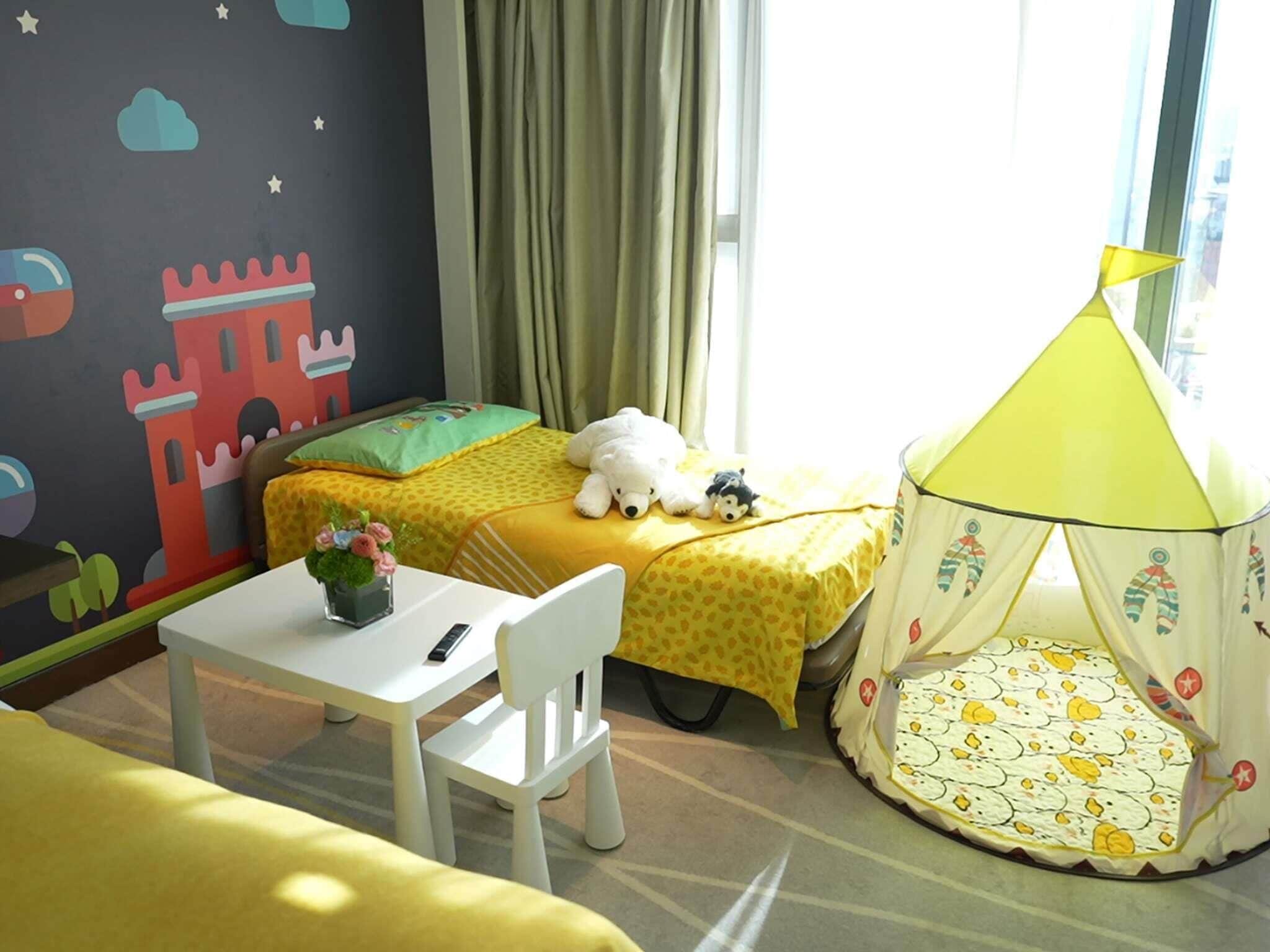 슈피리어룸 (Family, 1 double bed, 1sofa bed) | 1 개의 침실, 고급 침구, 객실 내 금고, 책상