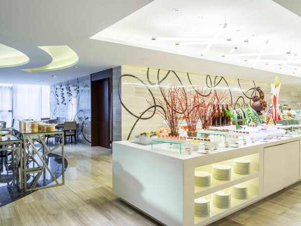 Daily buffet breakfast for a fee - Novotel Nanjing Central Suning (Nanjing)