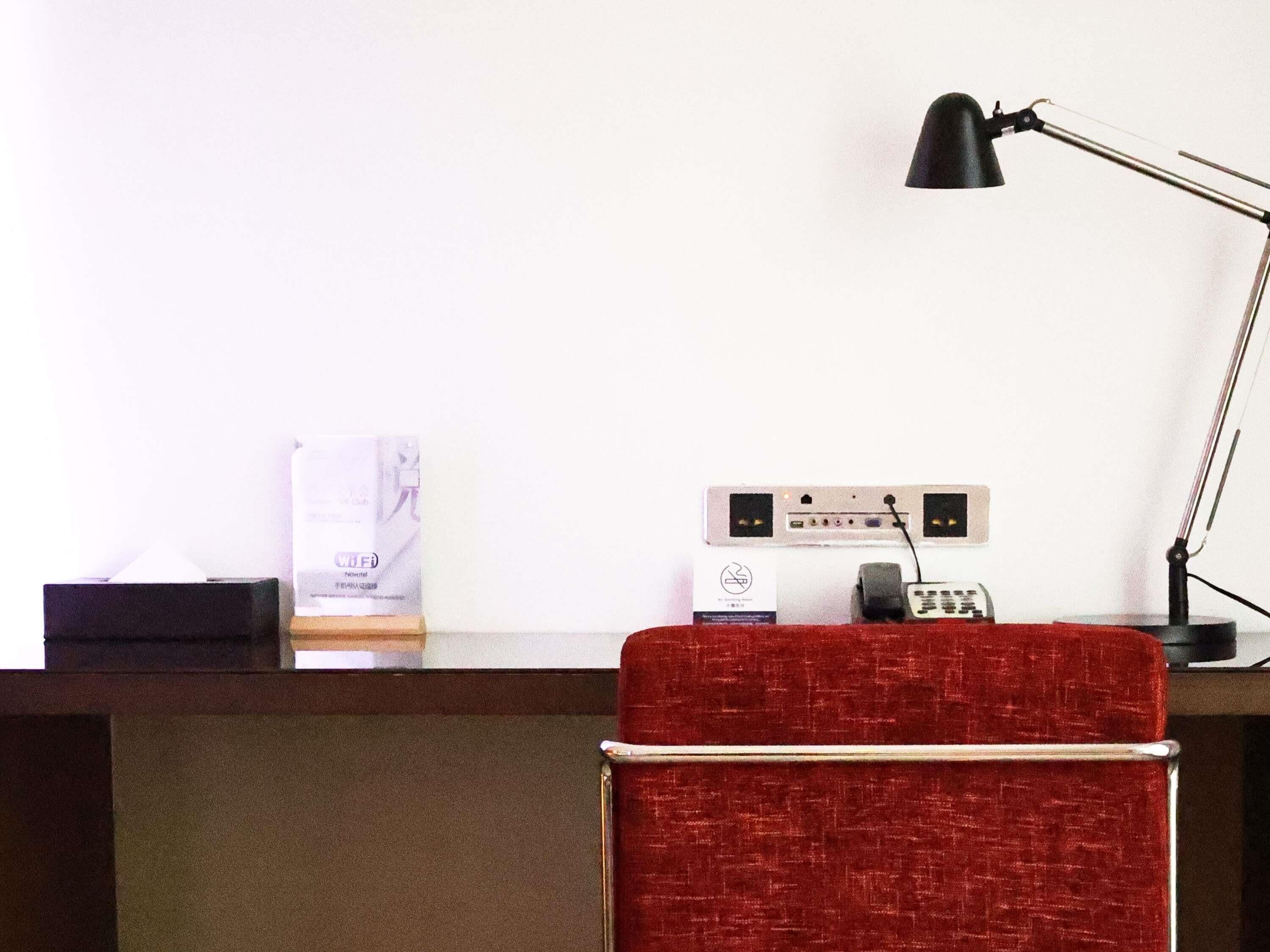 1 makuuhuone, ylelliset vuodevaatteet, tallelokero huoneessa, työpöytä