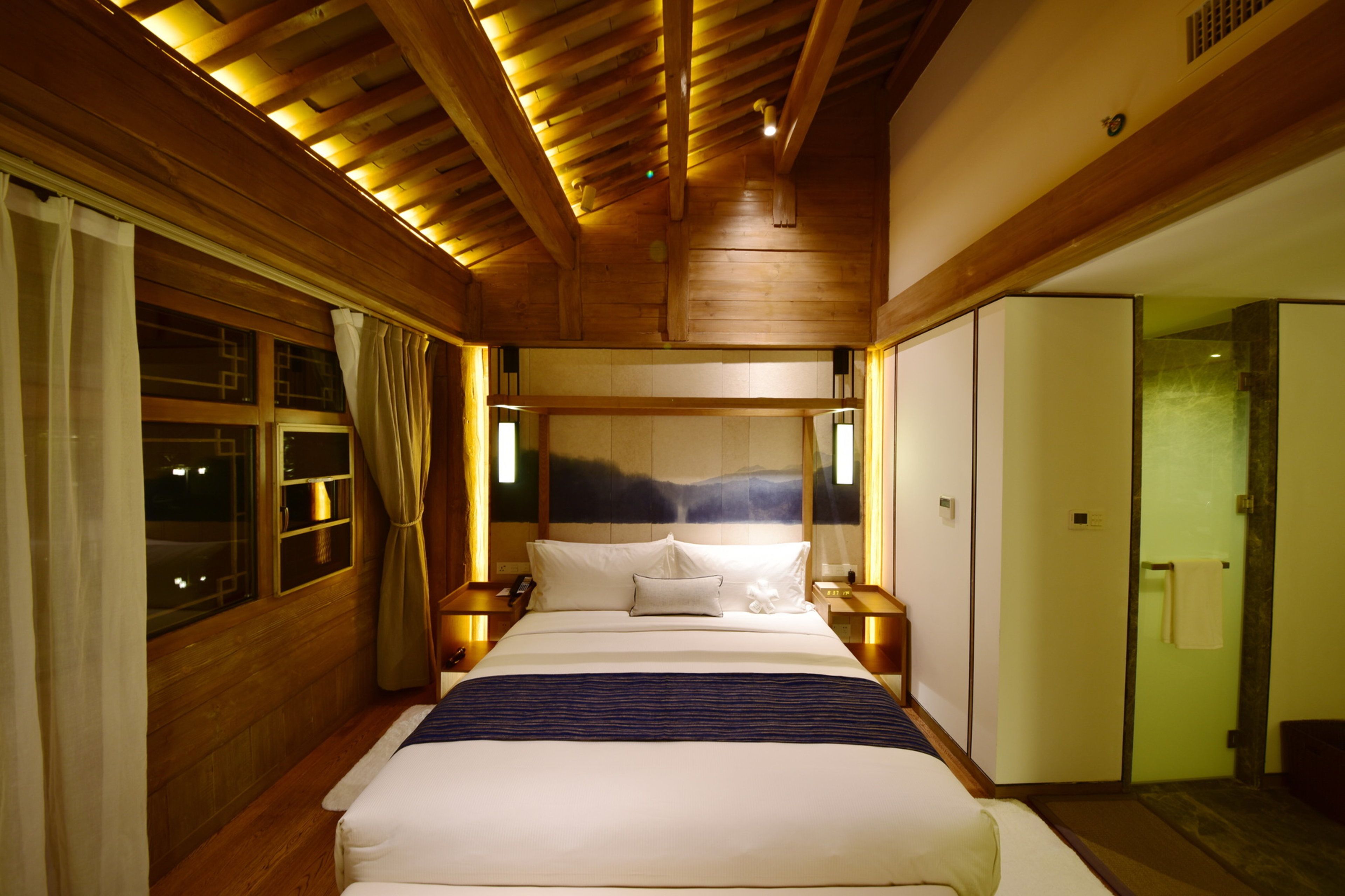 suite, 1 double bed (junior suite, 60 sqm, double bed) | minibar, in-room safe, soundproofing, free wifi