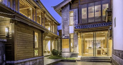 LUX Tea Horse Road Lijiang