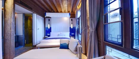 Superior-Zimmer, 1 Doppelbett, Blick auf den Innenhof | Minibar, Zimmersafe, schallisolierte Zimmer, kostenloses WLAN