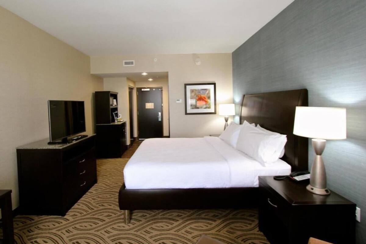 Ropa de cama de alta calidad y escritorio