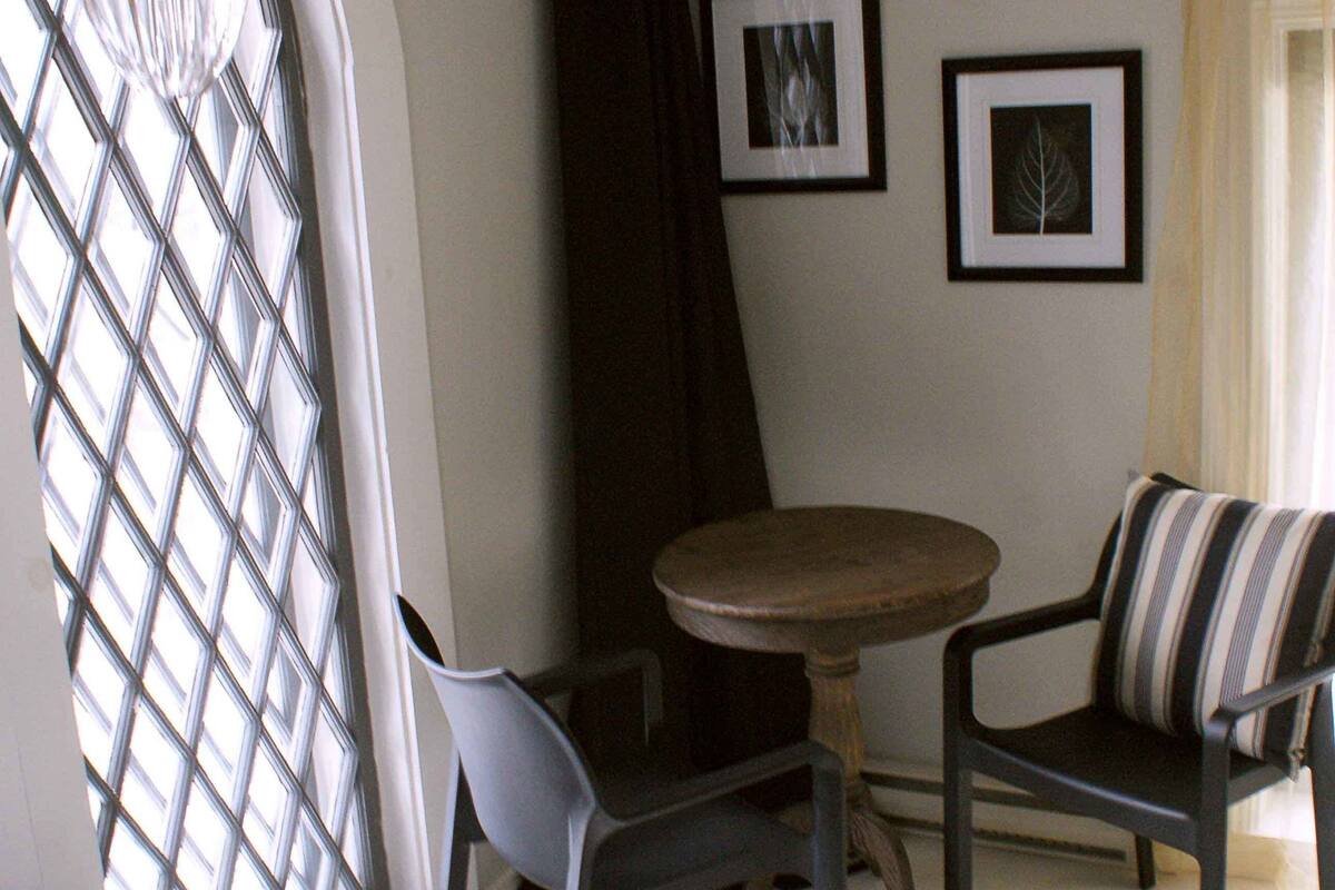 Classic Room, 1 Queen Bed (Dans les bras de Morphée) | Living area