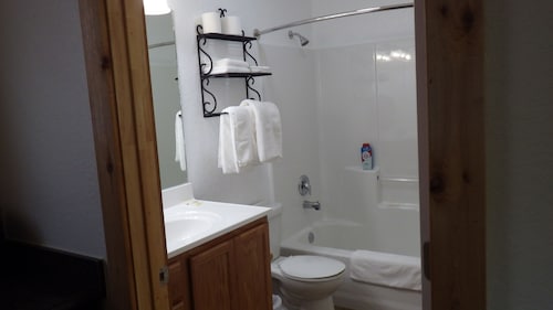 Brush Country Lodge