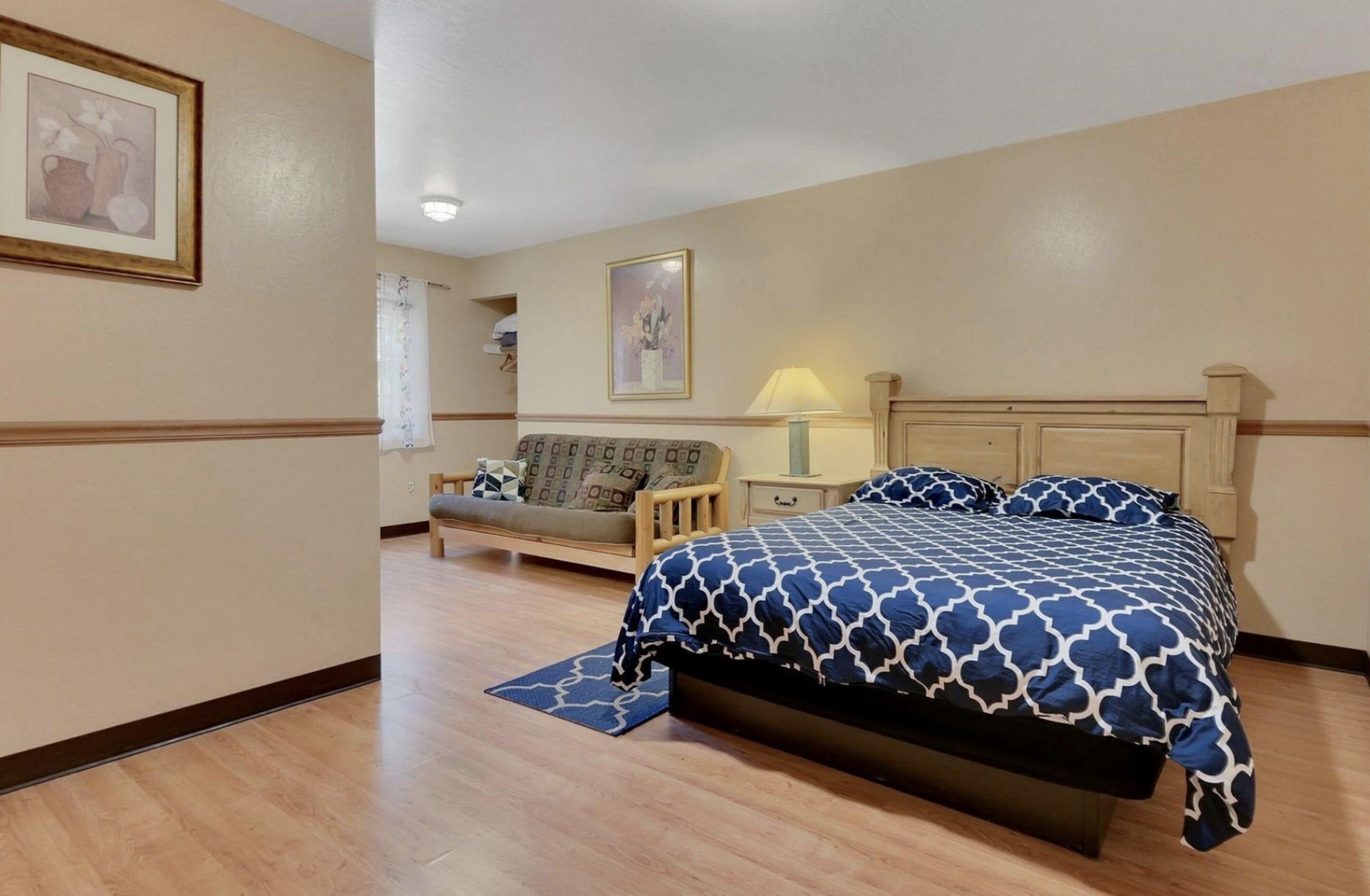 Habitación, 1 cama Queen size, vista al jardín | Camas extra y wifi gratis 