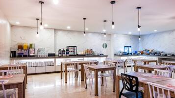 Free daily buffet breakfast