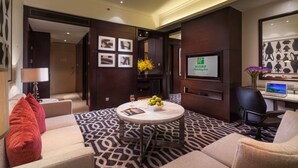 Suite, 1 soverom, balkong | 4 soverom, minibar, safe på rommet og skrivebord