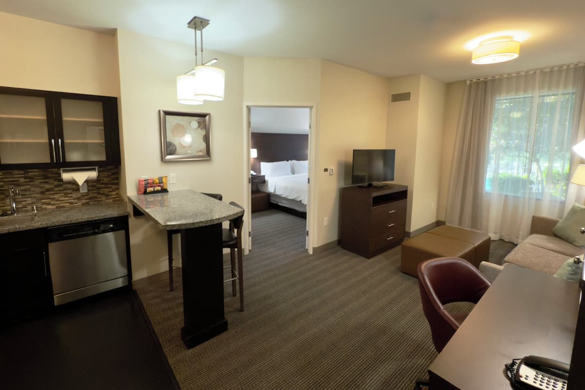 1 bedroom, in-room safe, desk, iron/ironing board