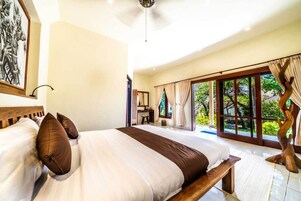 Bungalow | In-room safe, desk, rollaway beds, free WiFi