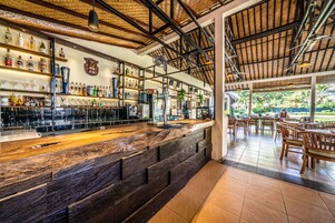 Frokost, lunsj og middag serveres, indonesiske retter 