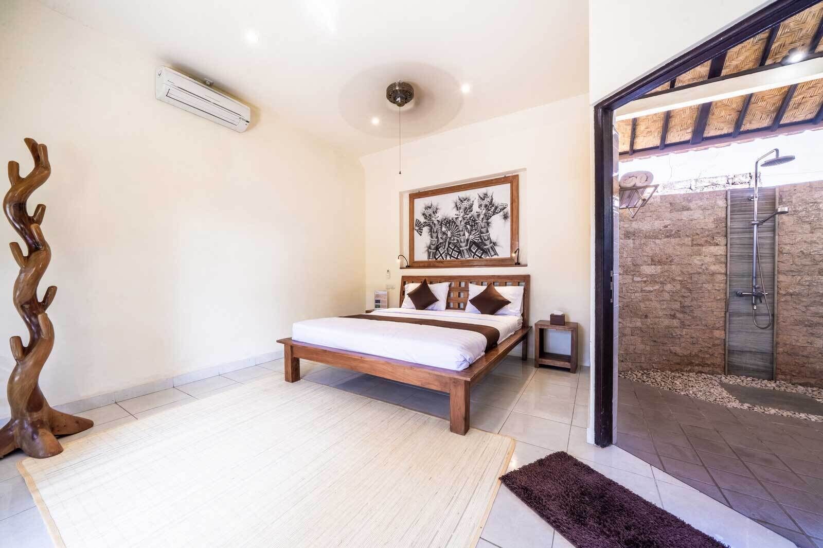 bungalow | in-room safe, desk, rollaway beds, free wifi