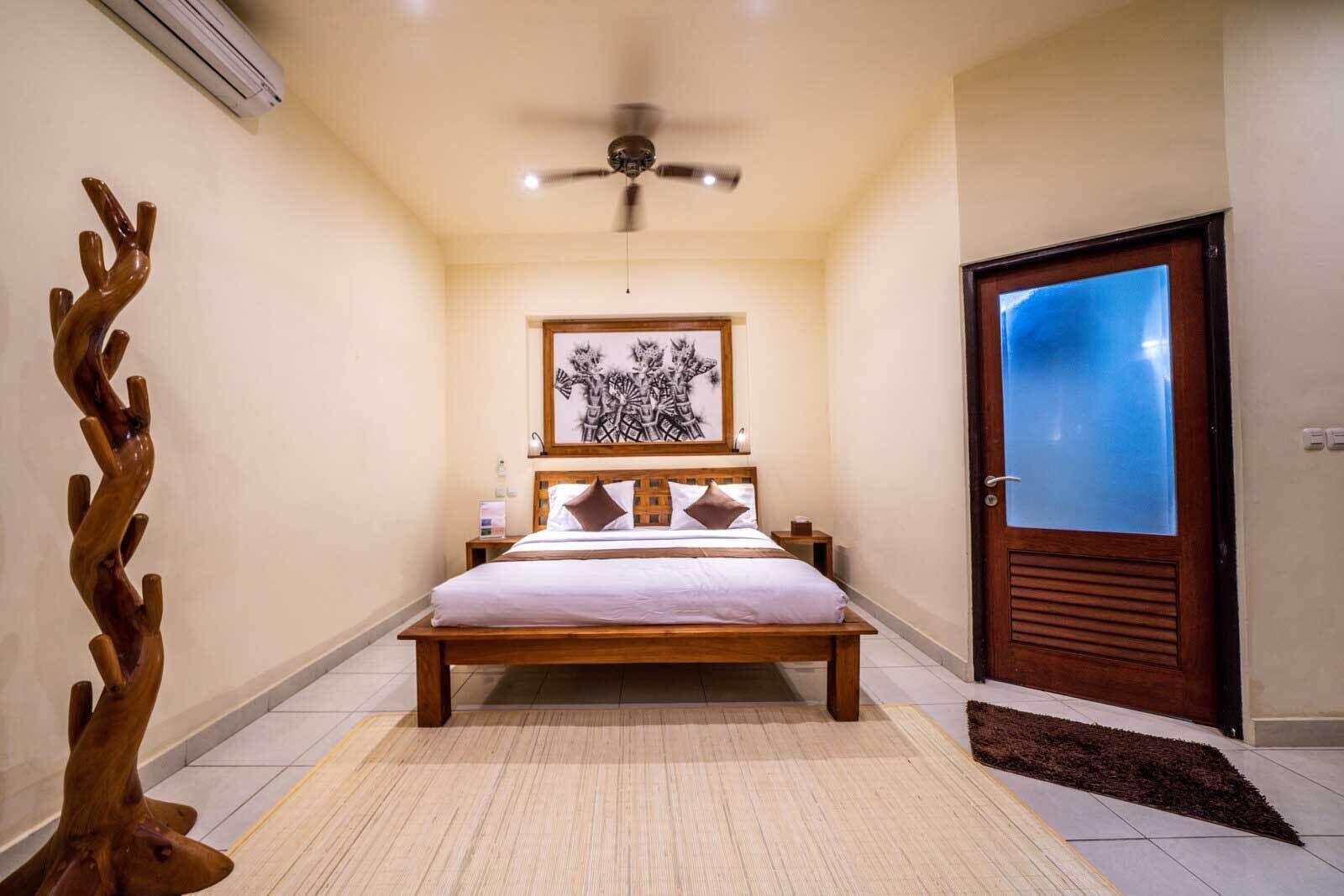 bungalow | in-room safe, desk, rollaway beds, free wifi