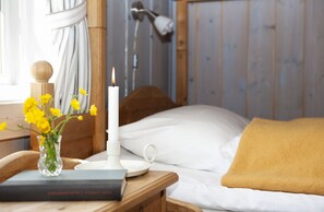 Habitación individual (Gårdsrom) | Escritorio, wifi gratis, ropa de cama