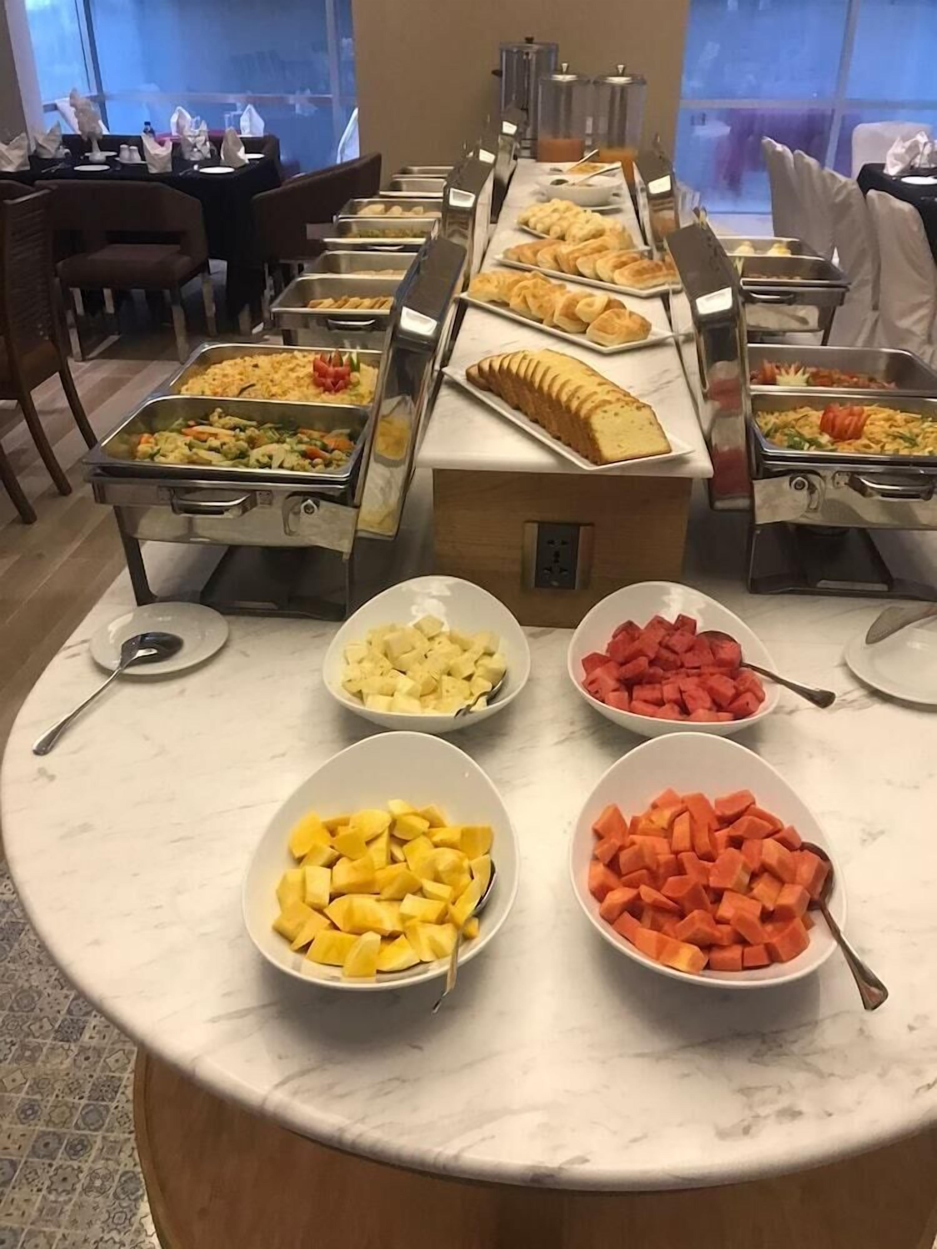 Breakfast, lunch, dinner served; international cuisine 