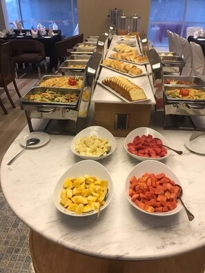 Breakfast, lunch, dinner served; international cuisine