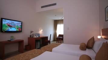 Oh Biz Executive room | In-room safe, iron/ironing board, bed sheets