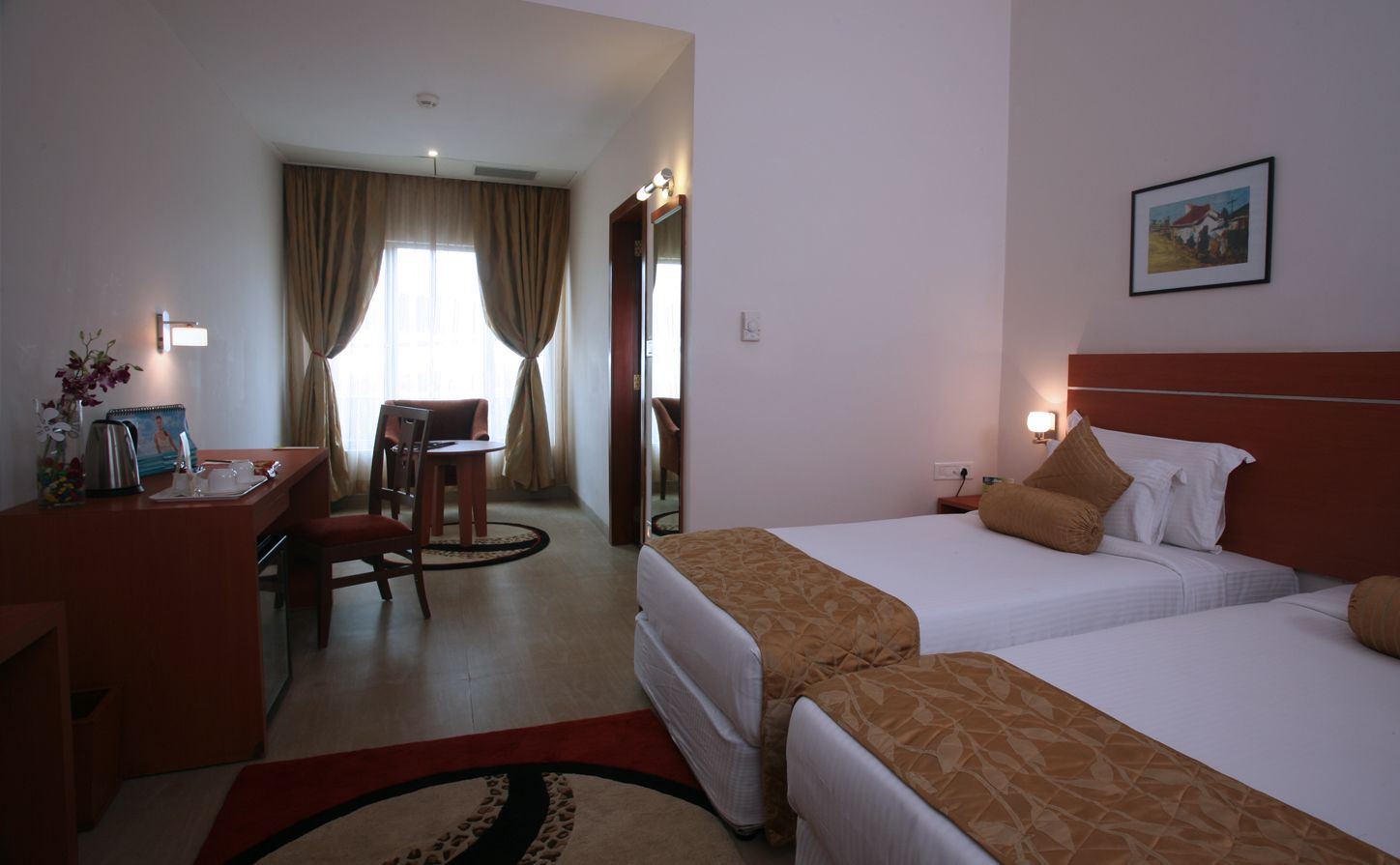 Oh Biz Executive room | In-room safe, iron/ironing board, bed sheets