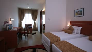 Oh Biz Executive room | In-room safe, iron/ironing board, bed sheets