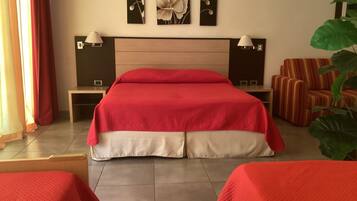 Skrivbord, arbetsyta för laptop, ljudisolering och gratis wi-fi