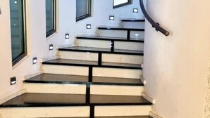 Gambar tidak terklasifikasi, 5 dari 37, tombol