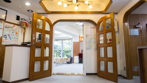 Interior entrance - Atami Red House (Atami)