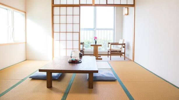 Japanese-Style Room (8-10 Tatami), Shared Bathroom - Atami Red House (Atami)