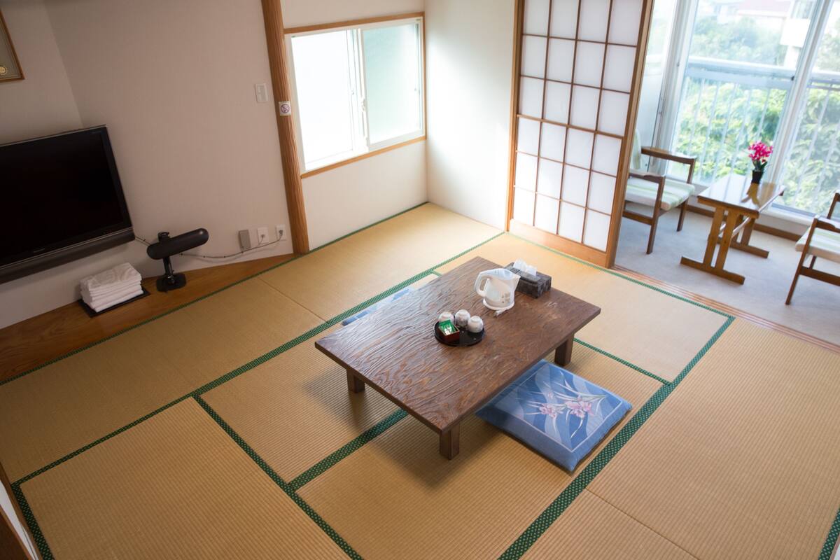 Tavanomainen huone, jaettu kylpyhuone (8-10 Tatami) | Ruokailu omassa huoneessa