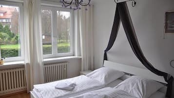 1 habitación, decoración personalizada y muebles diferentes