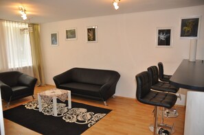 Classic Quadruple Room, 1 Bedroom | Living area | LED TV - Hotel & Hostel Drei Bären (Clausthal-Zellerfeld)