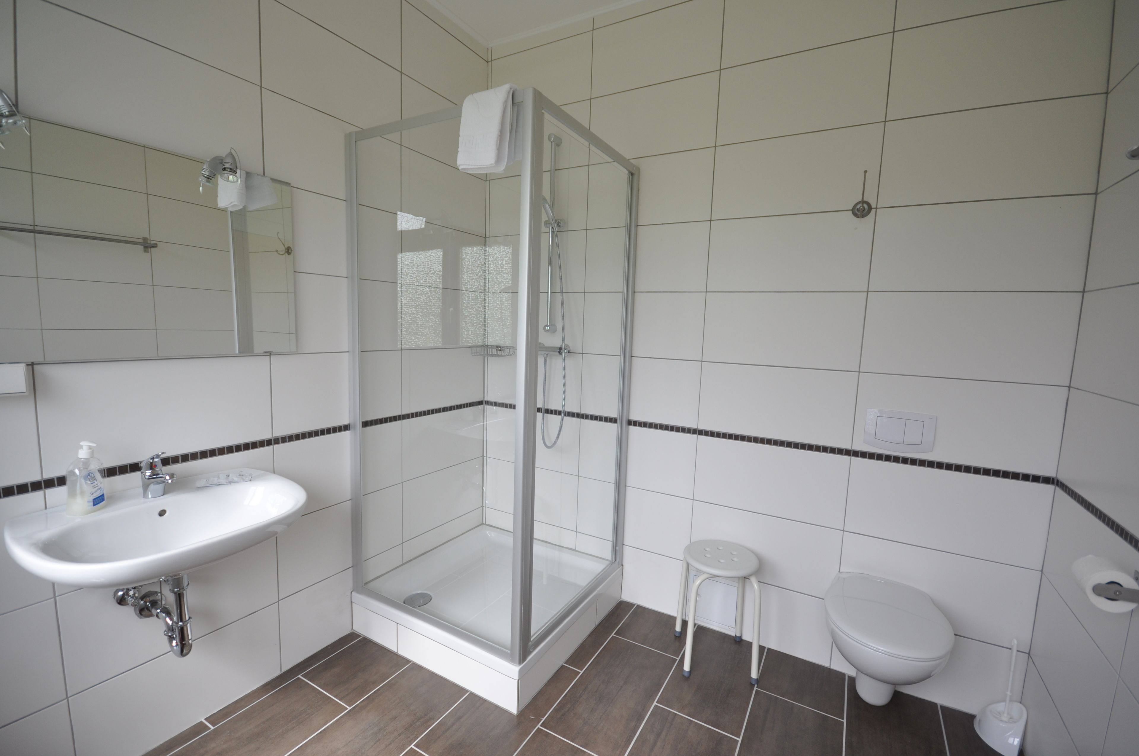 Tweepersoonskamer | Badkamer | Gratis toiletartikelen, een haardroger, handdoeken