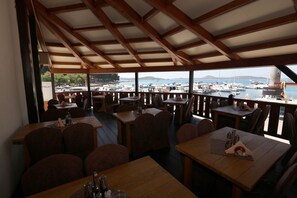 Spécialités Cuisine régionale, restauration en plein air