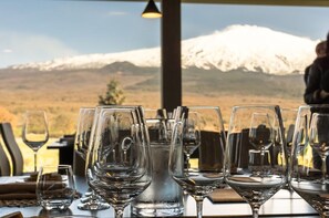 Déjeuner et dîner servis sur place