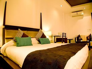 Room - Hotel Atithi (New Delhi)