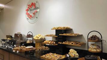 Sudah termasuk sarapan prasmanan setiap hari