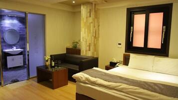 Soundproofing, free WiFi, bed sheets