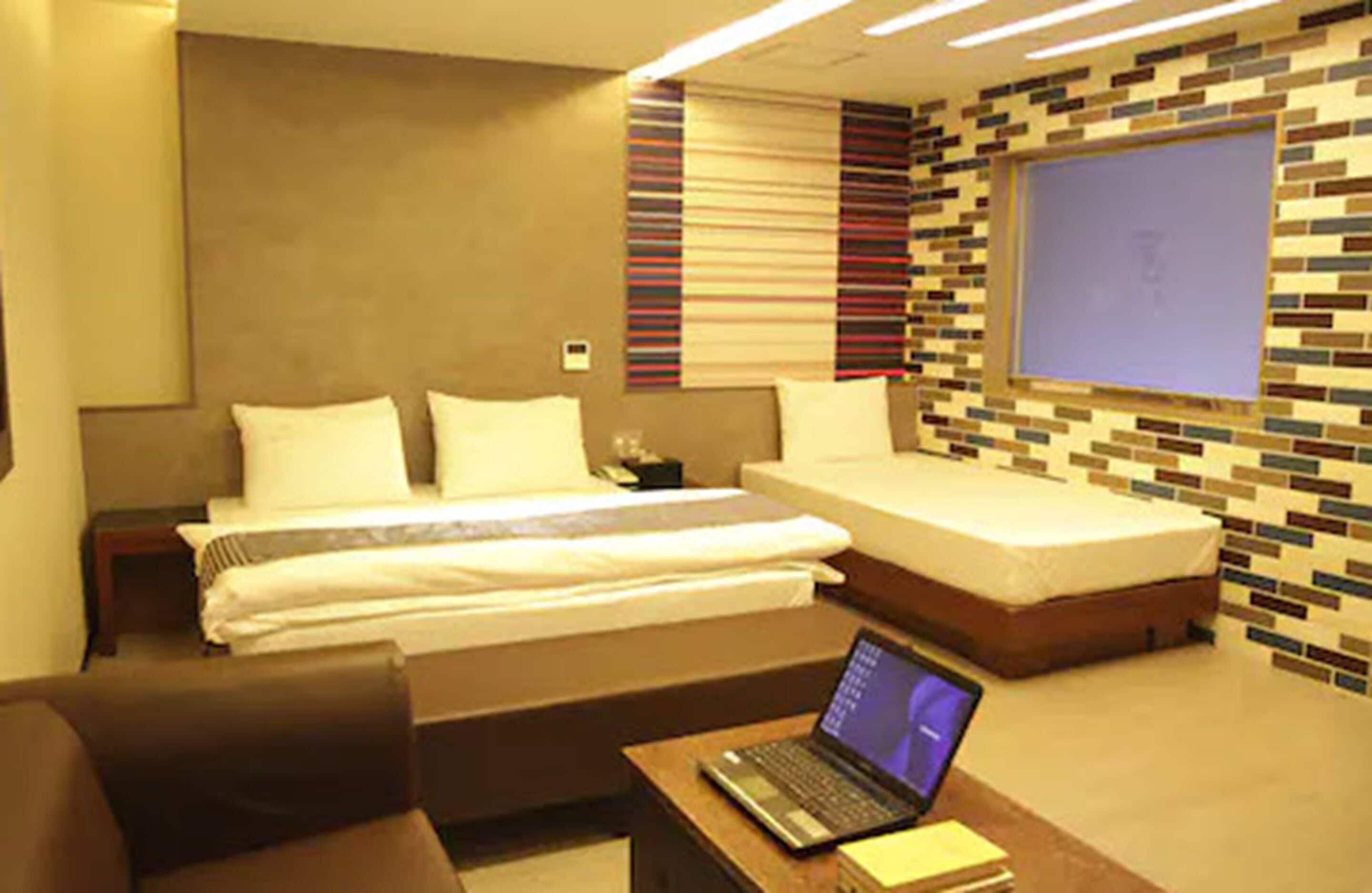 Suite (Twin) | Soundproofing, free WiFi, bed sheets