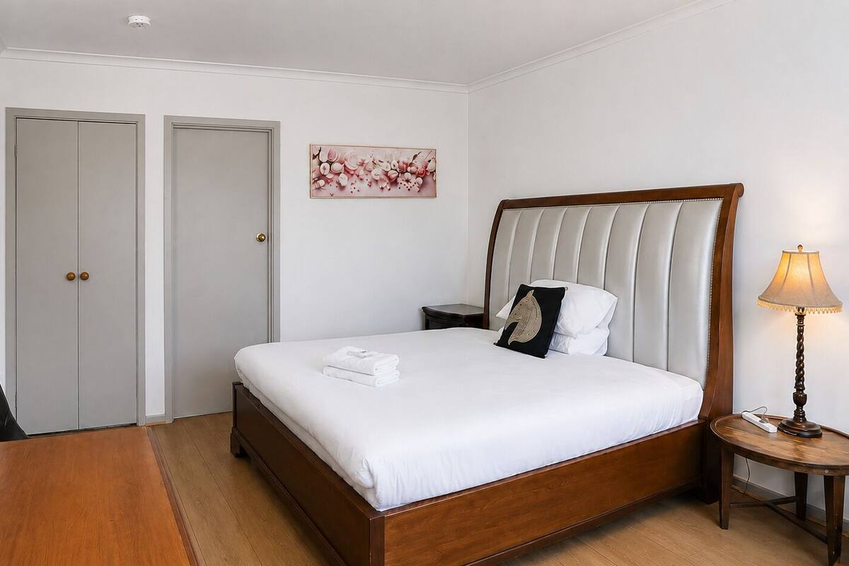 Standard Double Room, 1 Queen Bed | Hypo-allergenic bedding available, desk, laptop workspace