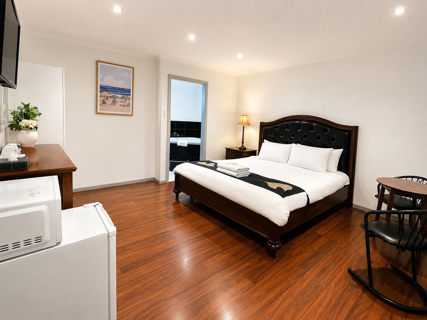 Spa Room | Hypo-allergenic bedding available, desk, laptop workspace