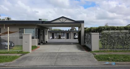 Beaconsfield Lodge Motel