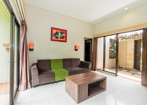 Family Bungalow | Premium bedding, desk, free WiFi