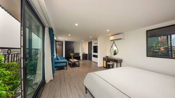 1 bedroom, premium bedding, down duvets, minibar